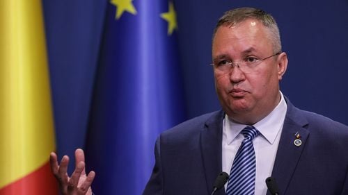 VIDEO Discurs fără noimă al premierului Ciucă. Fragmentul a dispărut din transcriptul postat pe site-ul guvernului: ”Cred că această activitate trebuie să fie una cât se poate de simplă, cât se poate de transparentă, pentru că situația este și așa destul de complexă și de complicată încât nu cred că noi trebuie să o complicăm prin cuvinte și prin expresii”