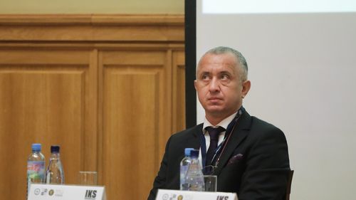 EXCLUSIV Adrian Ivan, conducătorul de doctorat al ministrului Bode și rector al Academiei SRI, nu va mai avea alocate timp de 2 ani locuri de doctorat la UBB, după plagiatul constatat în teza ministrului de Interne - anunță Universitatea Babeș-Bolyai