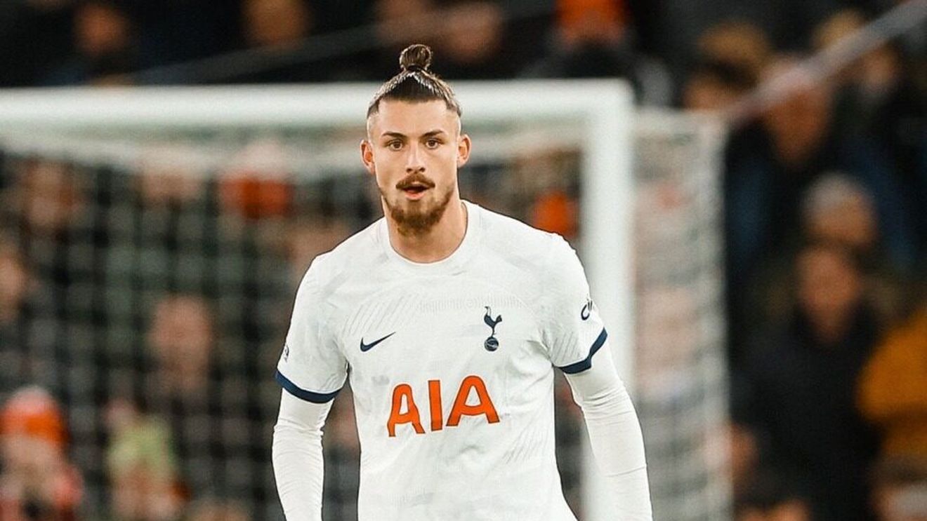 Cu Radu Drăguşin integralist, Tottenham a învins-o pe Aston Villa, scor 4-1