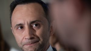 Liderul PNL Timiș, Alin Nica: Timişoara şi Timişul au fost şi vor rămâne de dreapta, fără afinităţi socialiste sau nostalgii comuniste /  Sper ca măcar, în ultimul ceas, colegii să se opună acestei decizii abuzive şi să oprească răul pe cale să se întâmple partidului nostru