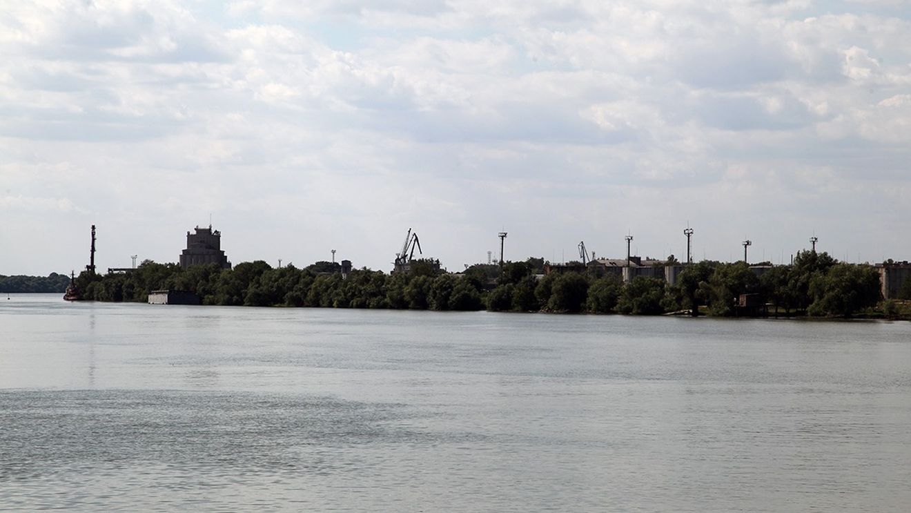 Platforma feribotului Bechet-Oryahovo (Bulgaria) îşi suspendă temporar activitatea, din cauza nivelului scăzut al Dunării