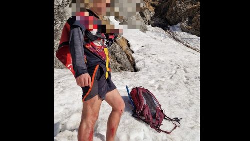 Aventura unui alergător în Munții Caraiman: A sunat după ajutor, iar mai multe echipe salvamont au început să-l caute / A fost găsit a doua zi și a fost transportat cu elicopterul SMURD la spital