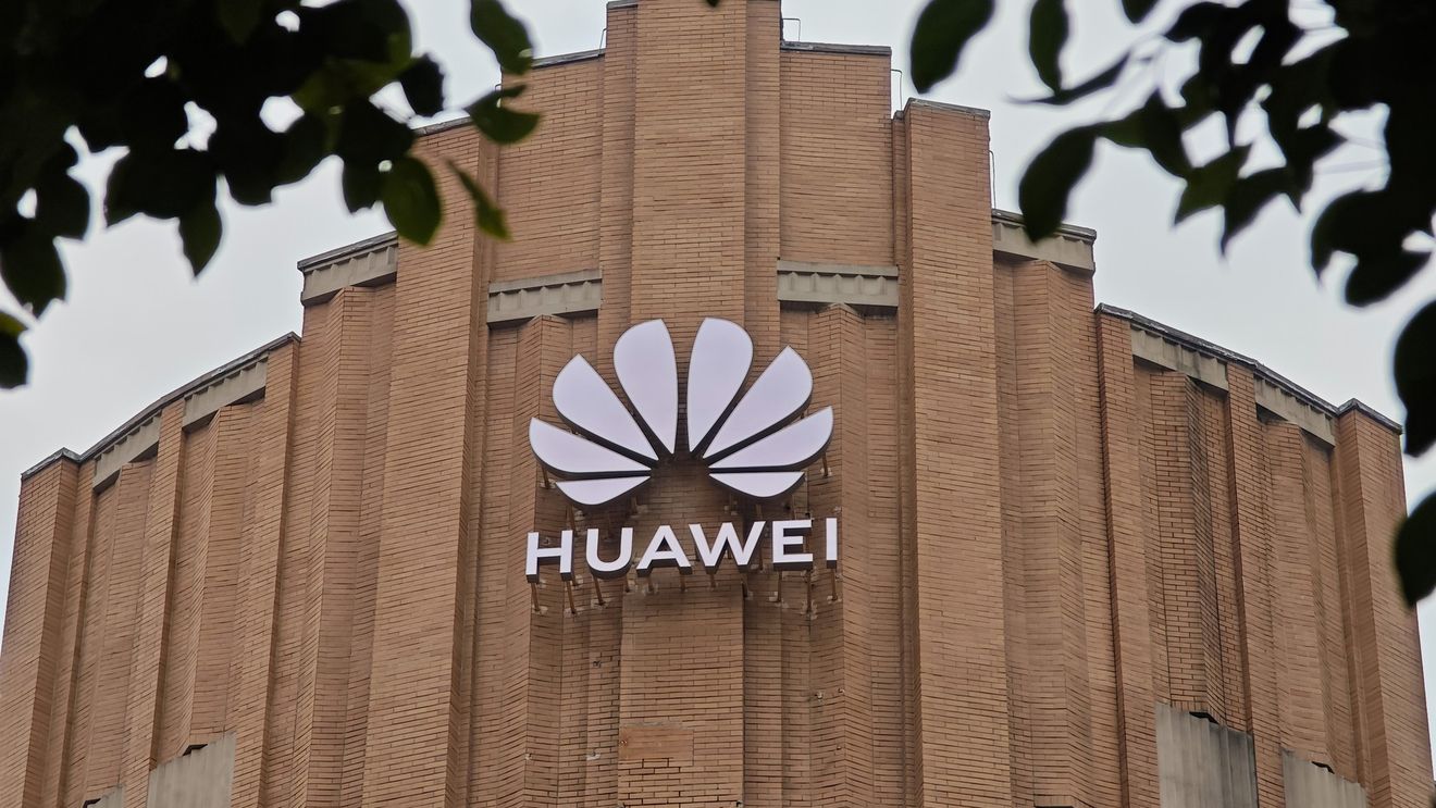 Huawei încearcă să acapareze cota de piață a cipurilor AI de la Nvidia în China