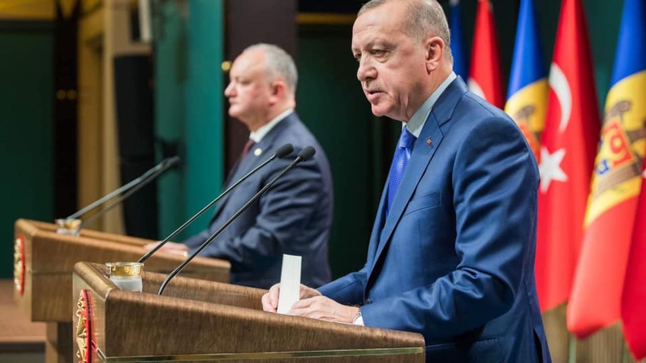Erdogan i-a cerut lui Igor Dodon să cedeze liceele din Republica Moldova controlate de organizația lui Gullen unor fundații „responsabile” și i-a mulțumit pentru ”sprijinul în lupta cu FETO”