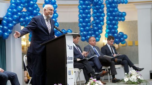 Politicianul Varujan Vosganian candidează la șefia Uniunii Scriitorilor după moartea lui Nicolae Manolescu