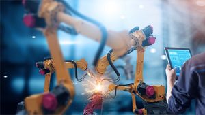 ANALIZĂ Economedia Giganții industriei auto restructurează și concediază la nivel global. Care sunt efectele pe piața din România, cine e afectat și cine scapă?