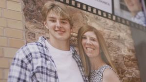 Mort în 6 ore: Cum l-au șantajat escrocii nigerieni prin metoda sextortion pe un tânăr american  / Numărul cazurilor a crescut de peste două ori anul trecut, ajungând la 26.700 / Cel puțin 27 de băieți s-au sinucis în ultimii doi ani.
