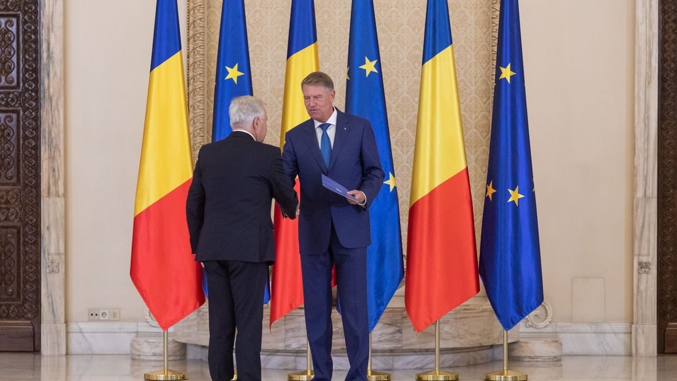 VIDEO Noul ministrul al Apărării, Angel Tîlvăr, a depus jurământul de învestitură în funcţie