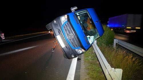 Un microbuz înmatriculat în România a fost implicat într-un accident mortal pe autostrada M5 din Ungaria, spre Szeged (presa maghiară)