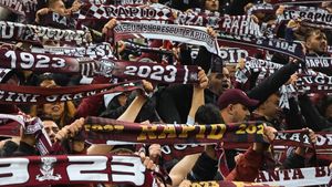 Rapid Bucureşti învinge Farul Constanţa cu 3-1 / Giuleştenii sunt liderii Superligii până la meciul Craiovei
