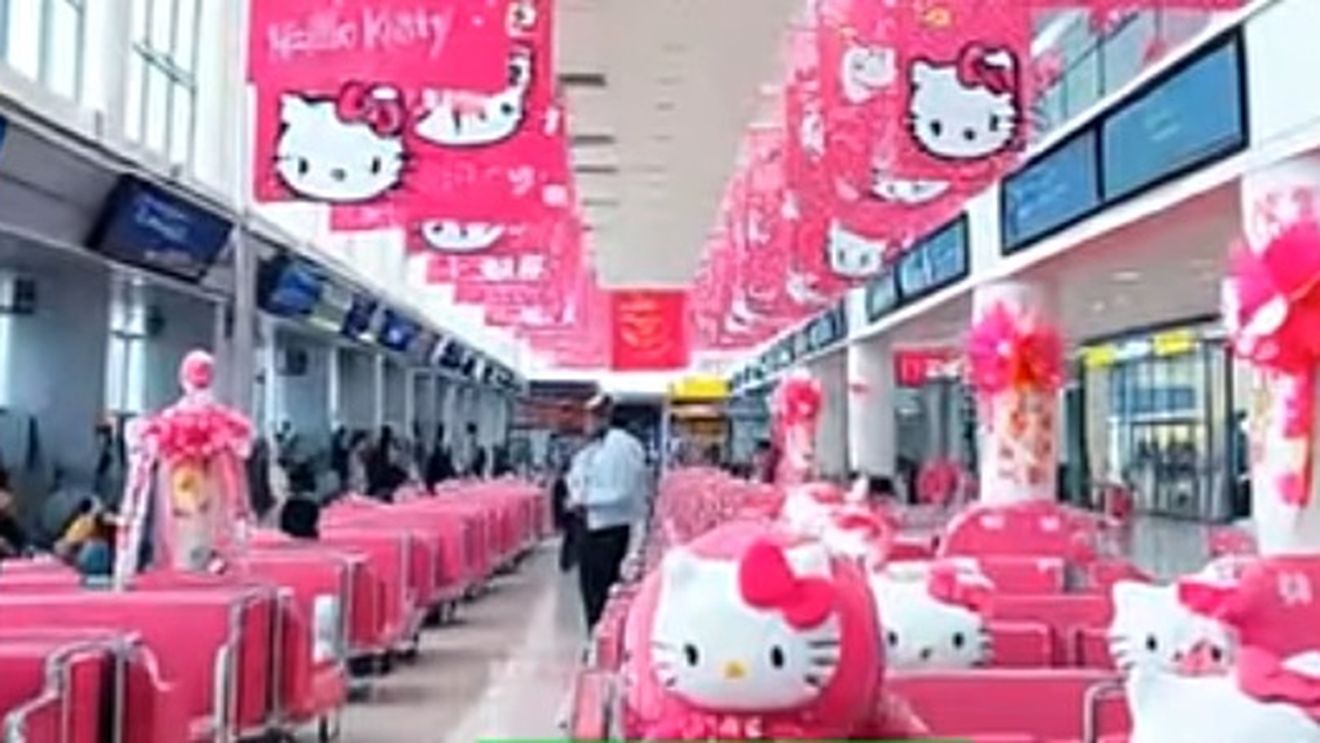 Aeroportul japonez care s-a rebranduit complet cu Hello Kitty pentru Expoziția Mondială 2025