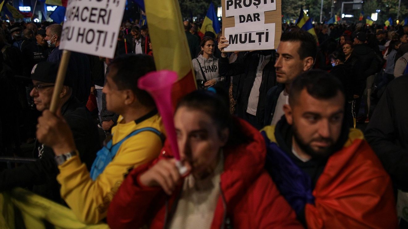 Bode a anunţat că, în urma protestelor AUR de sâmbătă, au fost date 42 de amenzi de peste 48.000 de lei. Opt persoane au fost duse la secţie după ce au aruncat cu obiecte în jandarmi