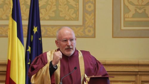 Frans Timmermans: Comisia Europeană urmărește cu mare îngrijorare discuțiile din România referitoare la o posibilă OUG pentru revizuirea sentințelor definitive
