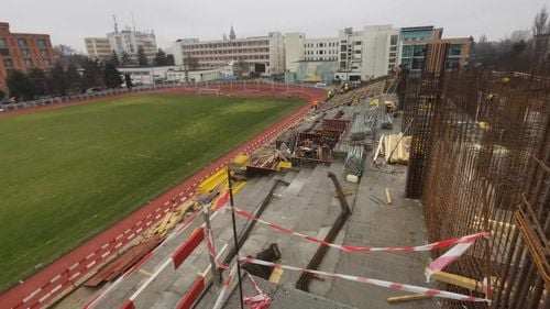 VIDEO Exclusiv de pe șantierul tribunei de 10 milioane de euro a stadionului „Știința” din Timișoara. Va avea terenuri de sport pe acoperiș și o parcare pe trei niveluri