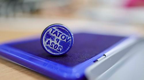 BEC a publicat rezultatele finale ale alegerilor parlamentare / Senat: PSD – 22,30%, AUR – 18,30%, PNL – 14,28%, USR – 12,26%, SOS – 7,76%, POT – 6,39%, UDMR – 6,38%