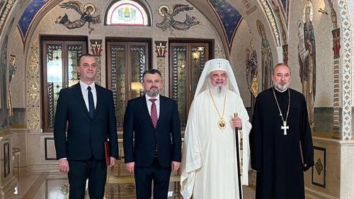 Protocol de colaborare între Patriarhia Română și Departamentul pentru Românii de Pretutindeni/ Printre obiective, sprijinirea comunităţilor ortodoxe româneşti din străinătate și întărirea identității spirituale și culturale a românilor de pretutindeni