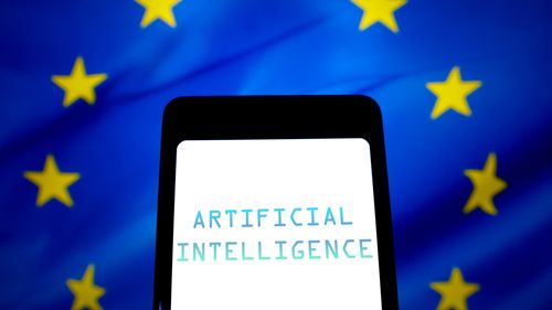 Meta și Apple refuză să se alăture Pactului UE privind inteligența artificială