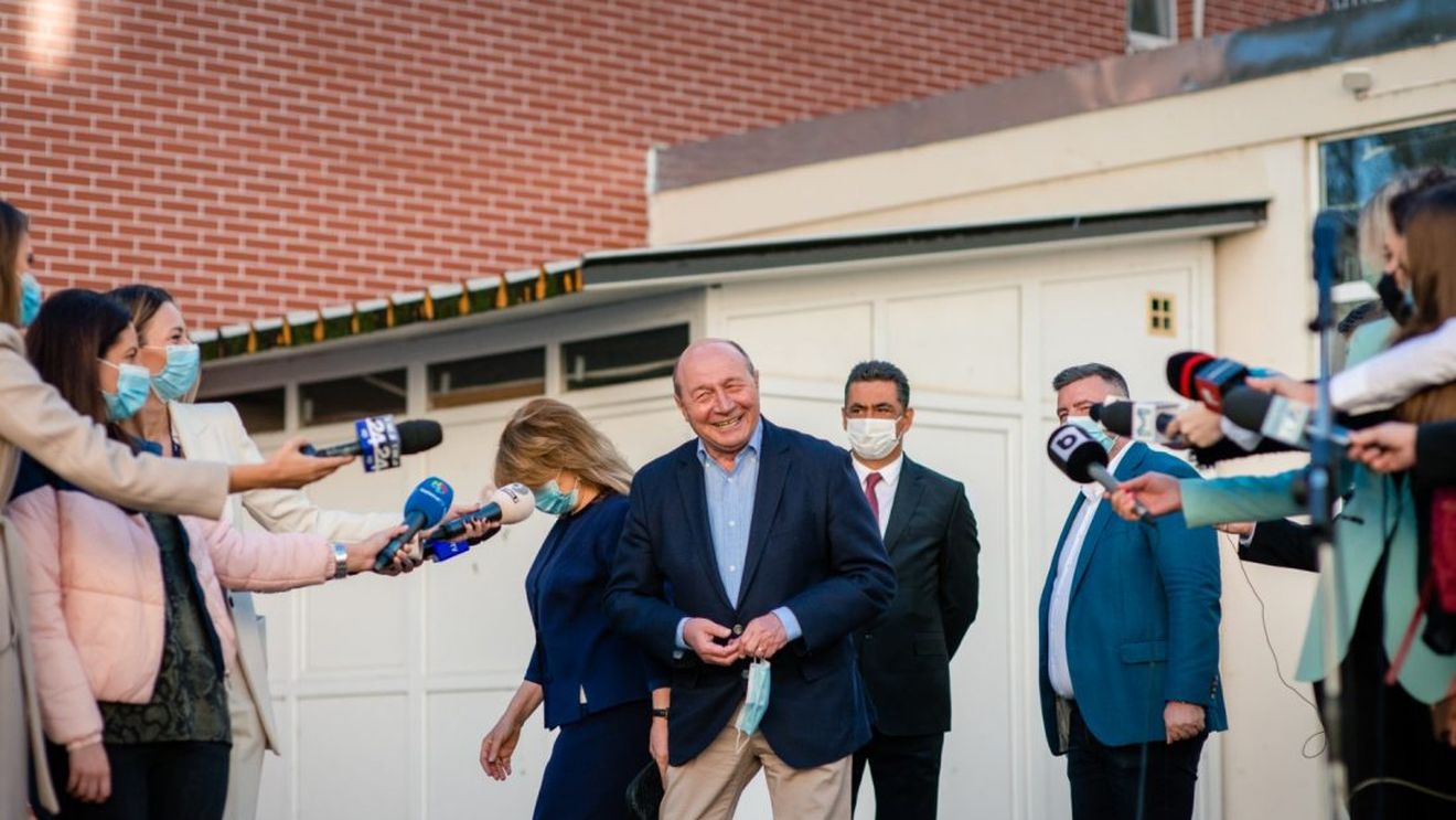 Traian Băsescu: Îi sfătuiesc pe bucureşteni să dea vot util pentru ei