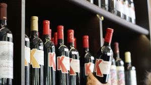 Pachetul European a descoperit o fraudă de 220 de milioane de euro la exporturile de băuturi alcoolice / Schemă de 30 de milioane de euro, bazată pe fraude în domeniul TVA, demascată în Sicilia