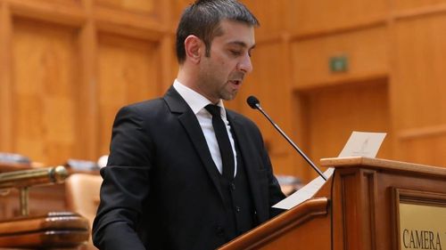 Gabriel Zetea o acuză pe Alina Gorghiu de ”ipocrizie” pentru că a condamnat ferm acuzațiile de viol și sex cu minori la adresa deputatului ex-PSD Bălășoiu, dar nu a reacționat la fel după aceleași acuzații la adresa a doi primari PNL/ Gorghiu a ieșit din direct