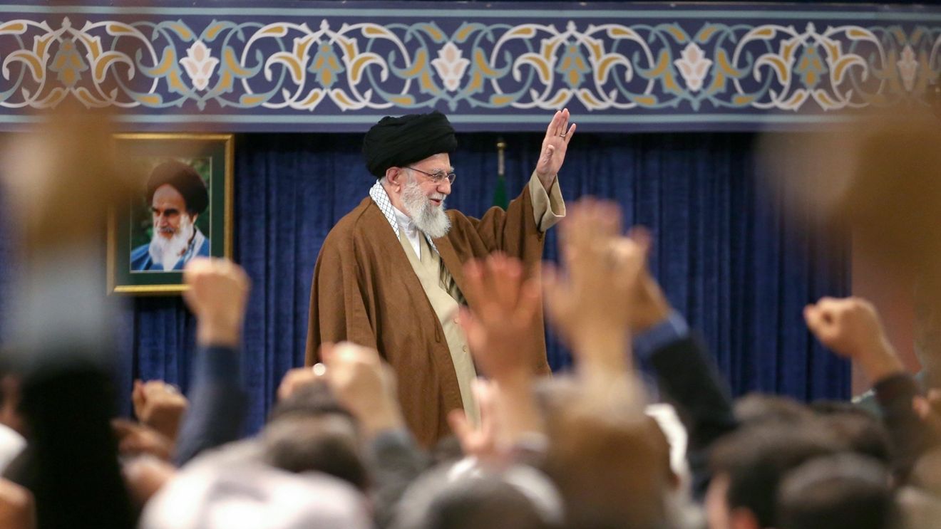 Israelul ”va fi pălmuit” după atacurile din Siria, ameninţă Ali Khamenei
