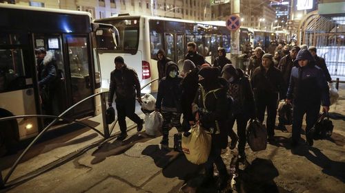 Nicuşor Dan anunţă că peste 3.200 de refugiaţi din Ucraina au fost asistaţi în Gara de Nord / 98 de persoane sunt cazate în centrele Primăriei și sunt rezervate încă 43 de locuri pentru noaptea care urmează