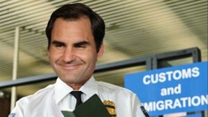 FOTO Memeuri amuzante despre situația lui Novak Djokovic, care este la un pas de expulzare din Australia/ Tenismenul sârb este un antivaccinist convins și așteaptă decizia autorităților