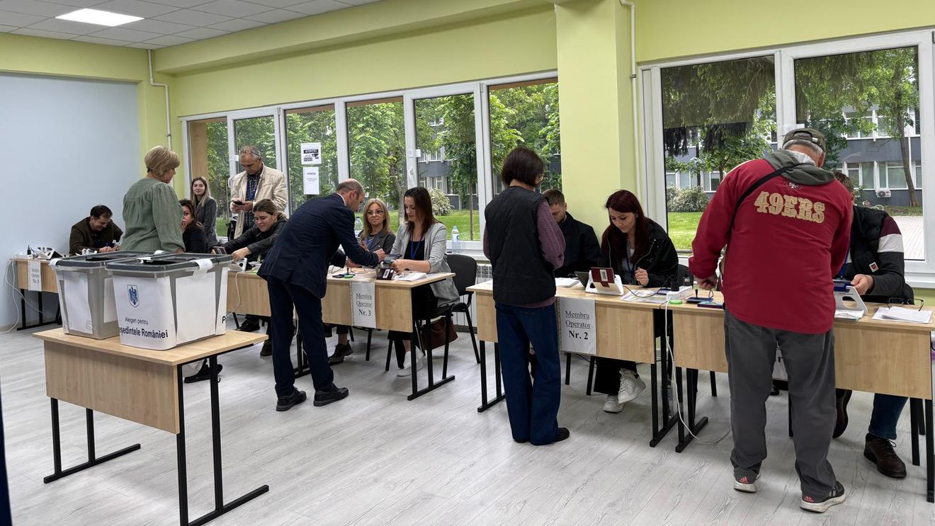 23 de secţii de votare sunt deschise în România pentru alegerile legislative din Republica Moldova / Aproximativ 30.000 de persoane aşteptate la urne