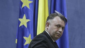 Reacțiile liberalilor, după ce DNA l-a acuzat de luare de mită pe Nelu Tătaru: Ar trebui să se retragă singur / Blaga: Când m-a chemat Portocală la Ploiești, de la Ploiești mi-am dat demisia / Fostul ministru are imunitate parlamentară