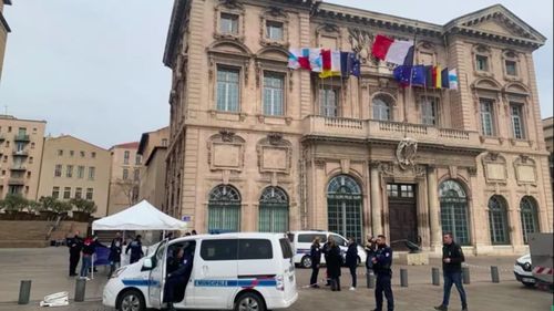 Marsilia: un bărbat înarmat cu un cuțit a fost împușcat mortal de poliție