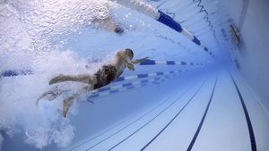 Oradea va găzdui Campionatul European de înot în ape îngheţate, anul viitor / E pentru prima dată când această competiție se desfășoară în România / Vor participa 300 de sportivi
