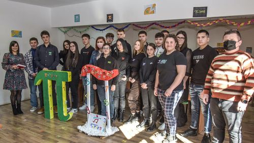 O elevă din Zalău a memorat 199 de zecimale ale constantei matematice Pi / A câștigat un concurs de Ziua Internațională a Numărului Pi