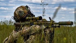ANALIZĂ Ce ajutor militar a oferit România Ucrainei în comparație cu celelalte țări din Europa și din lume: doar căști și veste anti-glonț. Slovacia a trimis un sistem de apărare anti-aeriană, Polonia a oferit rachete, arme anti-tanc și drone