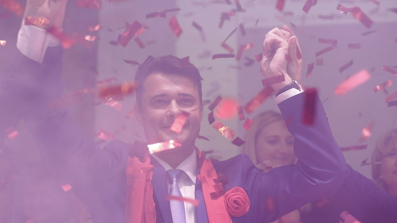 Un miliard de lei pentru anveloparea blocurilor din Sectorul 5. Primarul Daniel Florea, un apropiat al lui Marian Vanghelie, pregătește cel mai mare contract al mandatului cu patru luni înainte de alegeri