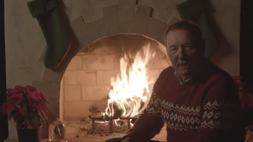VIDEO Mesajul transmis Kevin Spacey de Crăciun, în stilul Frank Underwood: ”Când cineva face ceva ce nu vă place, îl puteţi ucide cu bunătate”