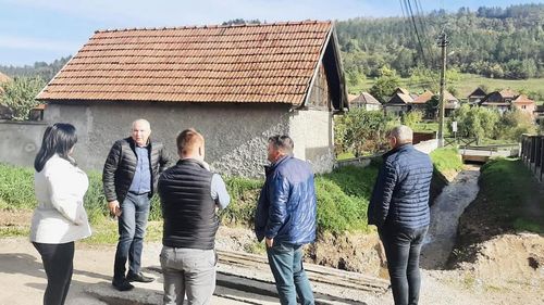 Autostrada Transilvania o ia la vale / Prefectul Clujului a vizitat zonele afectate de alunecări de teren: ”Doamna prefect asigură deschiderea și tot concursul în vederea depășirii obstacolelor apărute în cadrul lucrărilor”