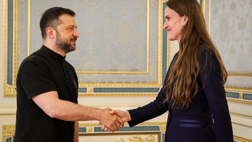 Ministra română de externe: Salut invitaţia adresată de preşedintele Trump preşedintelui Zelenski de a se întâlni/ România va continua să fie o parte a efortului de pace