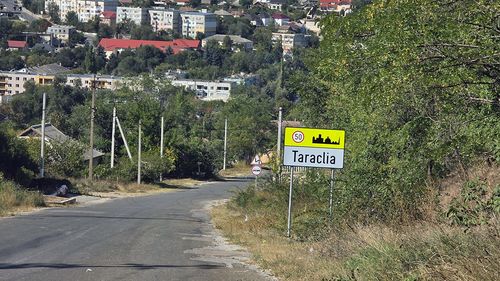 Încercări de sabotare a reformei administrative de la Chișinău. Tensiunile, animate de un socialist și o apropiată a fugarului pro-rus Ilan Șor
