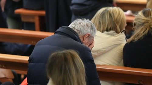 Tatăl Jessicăi Moretti, proprietara clubului care a ars în Crans Montana, este pompier în Cannes / Soții Moretti mai au trei unități turistice în Elveția