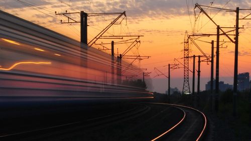 Licitație de până la un miliard de euro pentru achiziția de trenuri electrice pentru rute regionale și suburbane