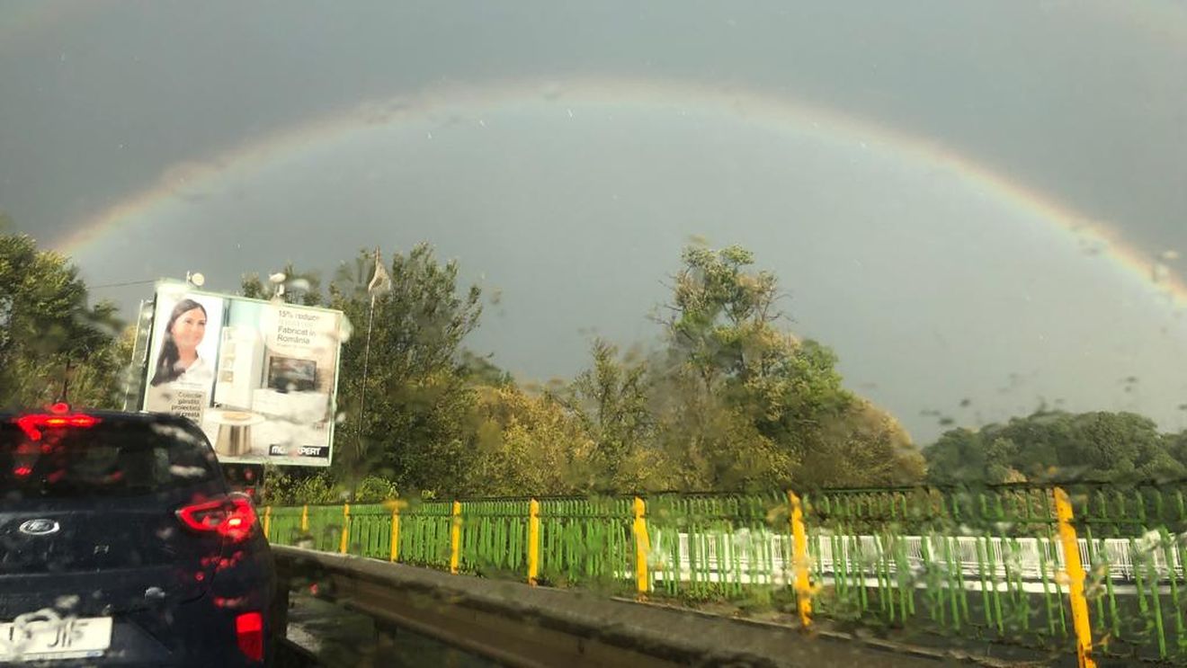 GALERIE FOTO Pauza de respirație: Curcubeu dublu pe cerul Capitalei