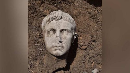 A fost descoperit capul statuii din marmură a lui Octavian Augustus, primul împărat al Romei