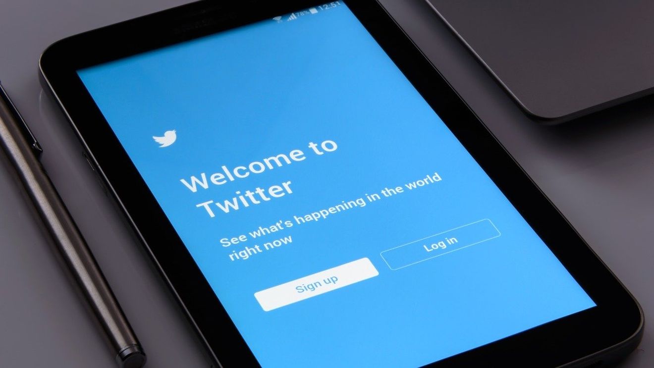Twitter va avea o versiune fără reclame, anunță Musk