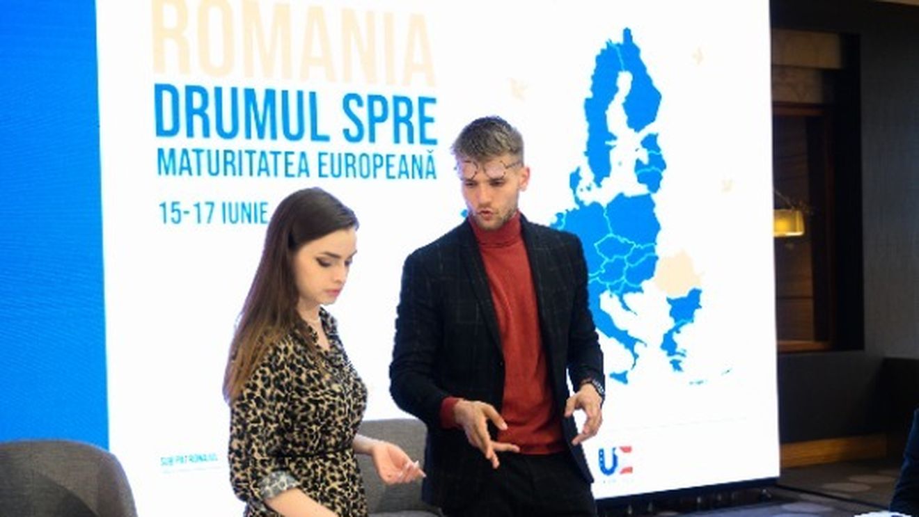 Practica în facultăți, în top priorități la start de carieră, punctate de tinerii care au dezbătut la Eurosfat