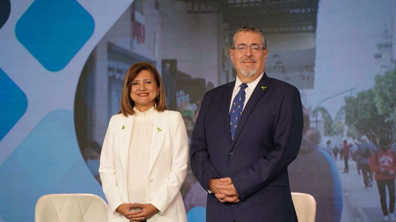 Candidatul surpriză Bernardo Arevalo a câștigat alegerile prezidențiale din Guatemala/ Tatăl său a pus capăt în 1945 celor 13 ani de dictatură a regimului Jorge Ubico