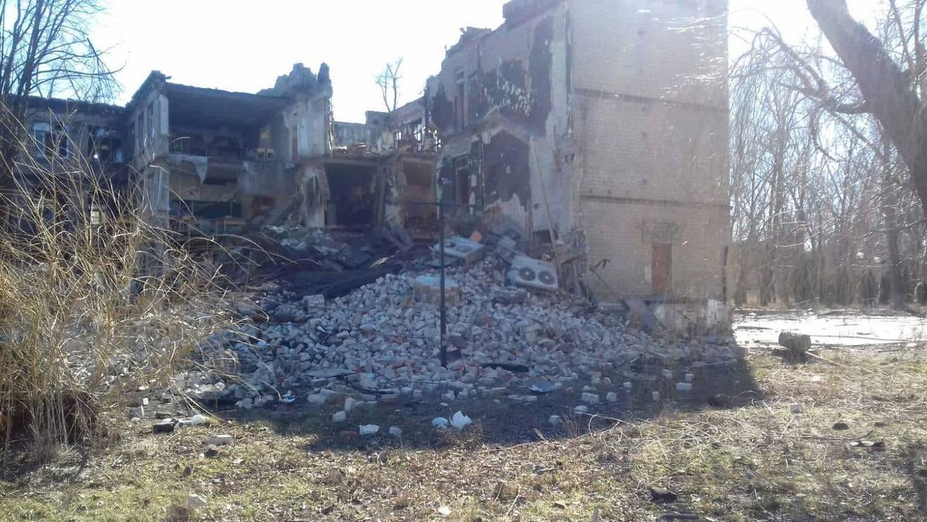 Scoală din orașul ucrainean Avdiivka, distrusă de două rachete rusești
