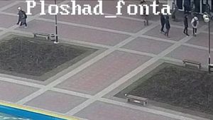 VIDEO Imagini cu primarul din Melitopol, cu un sac negru în cap, răpit de soldați ruși