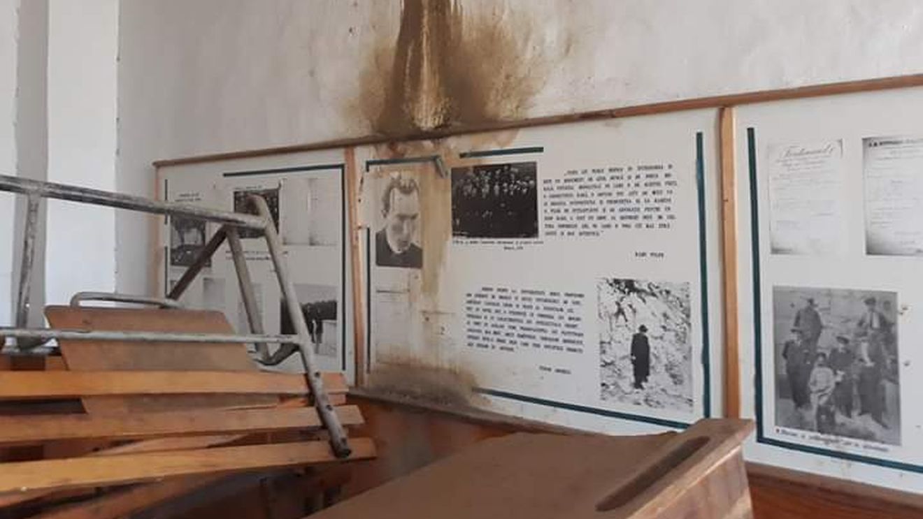 FOTOGALERIE Muzeul Vasile Pârvan din satul natal al savantului considerat „părintele arheologiei românești”, într-o stare deplorabilă