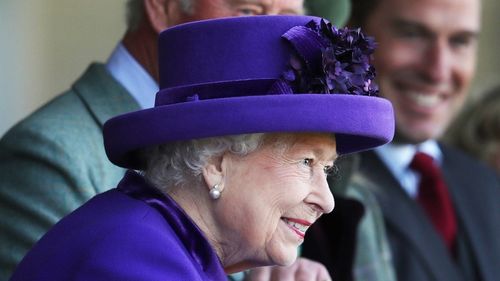Regina Elisabeta a II-a și-a petrecut noaptea de miercuri spre joi într-un spital privat din Londra. Joi a revenit la Castelul Windsor