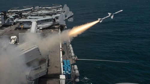 Trump anunță doborârea unei drone iraniene care s-a apropiat de o navă americană în strâmtoarea Ormuz/ Reacția ministrului iranian de externe